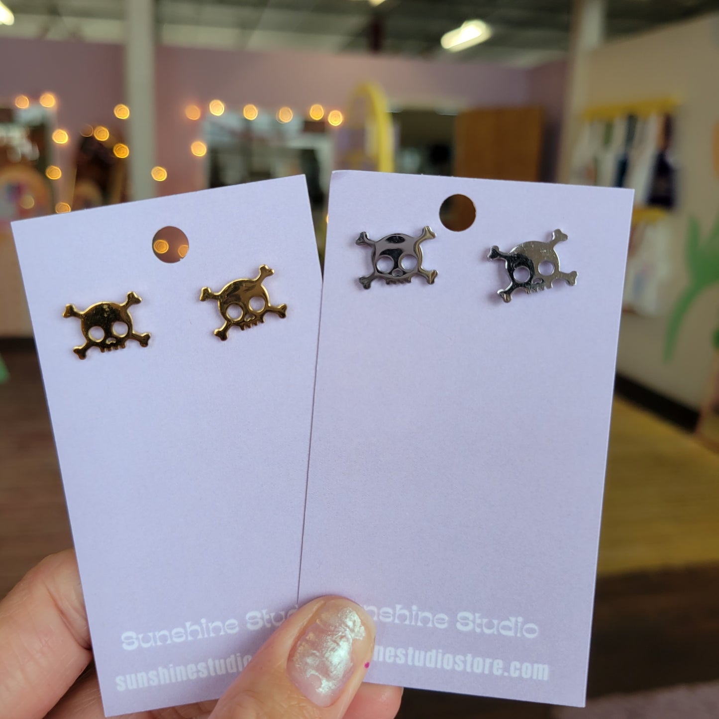 Tiny Cartoon Skull & Crossbone