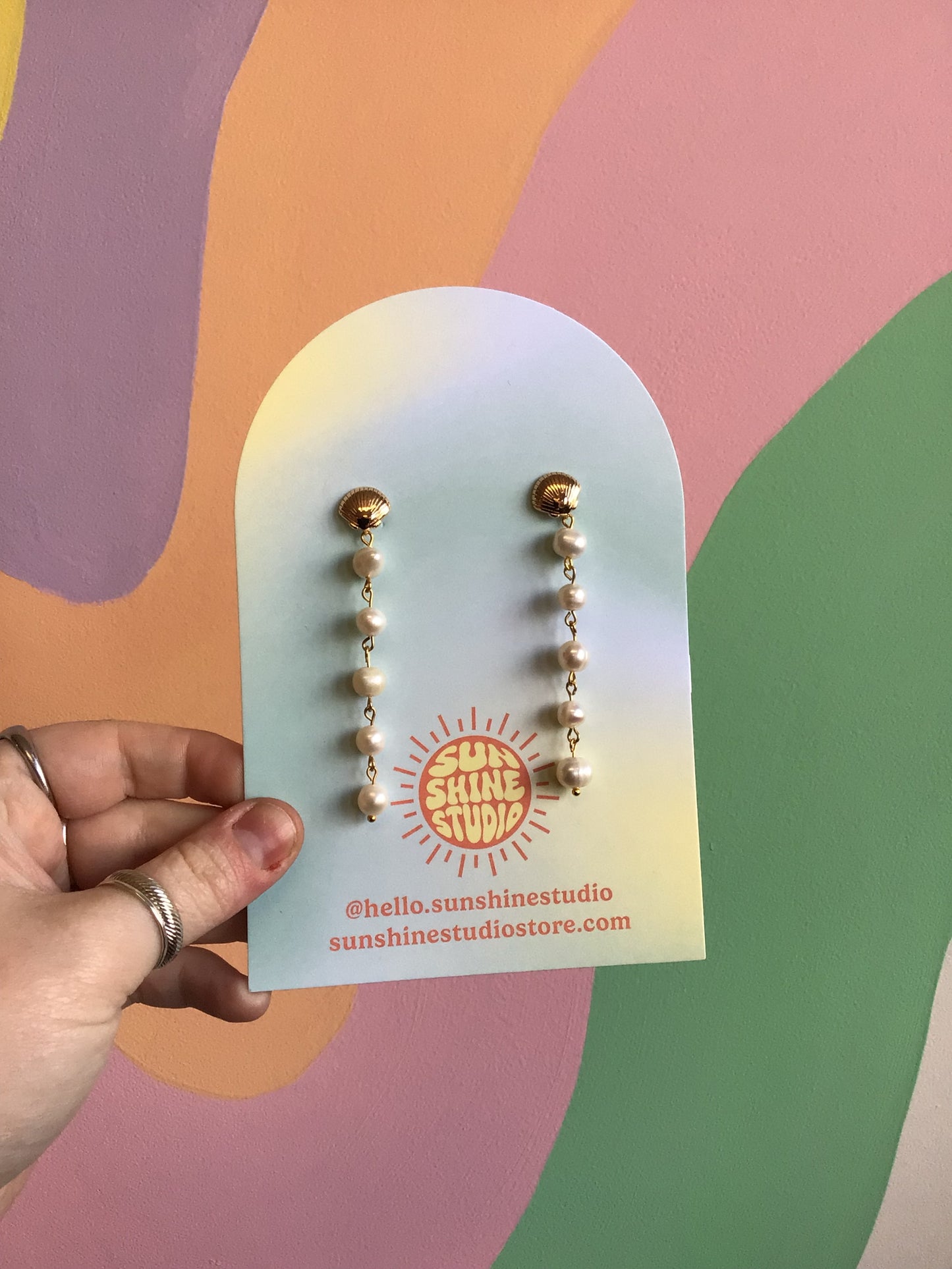 The Girls With The Pearl Earrings