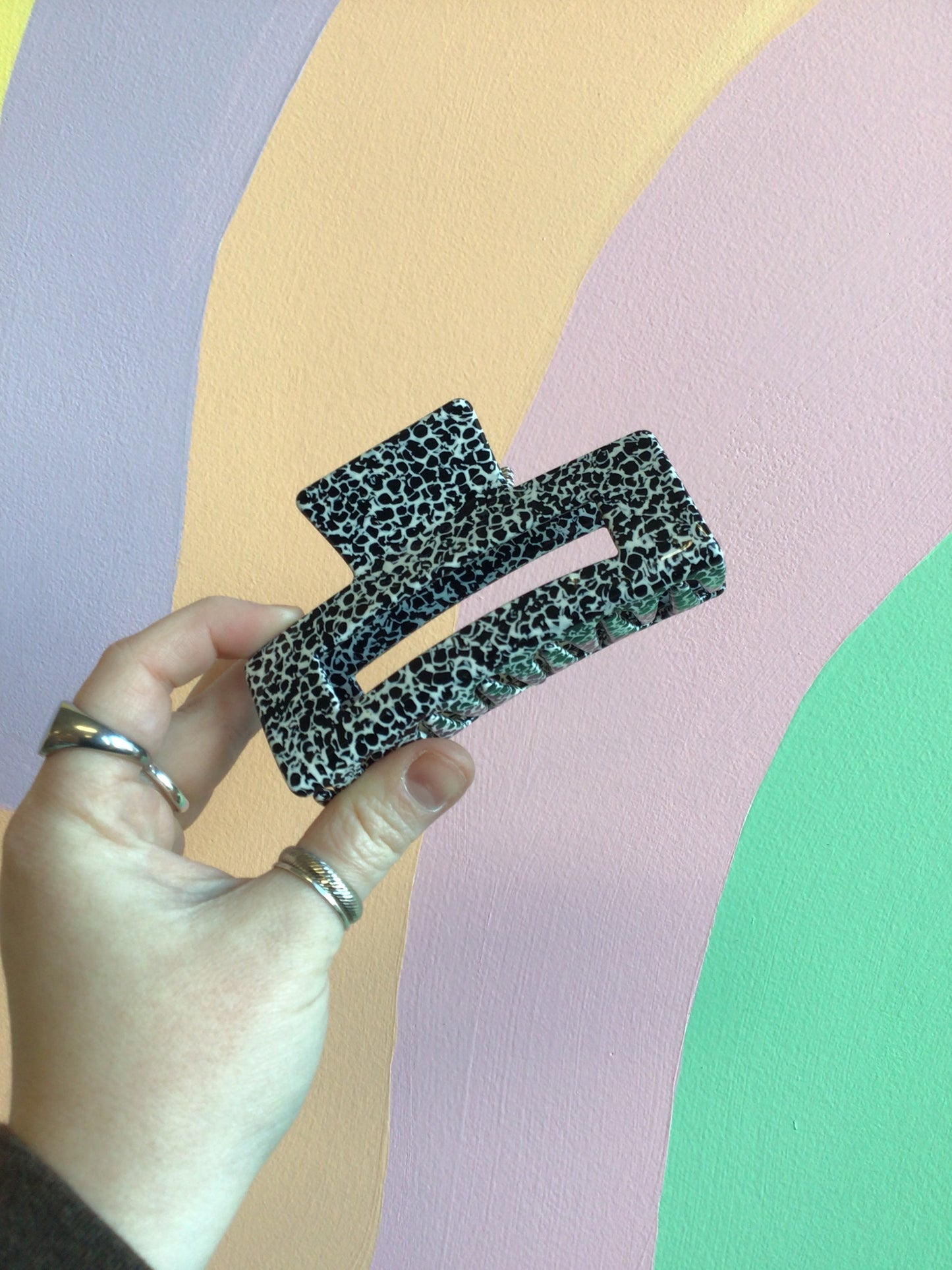 Bubble Pattern Hair Claw