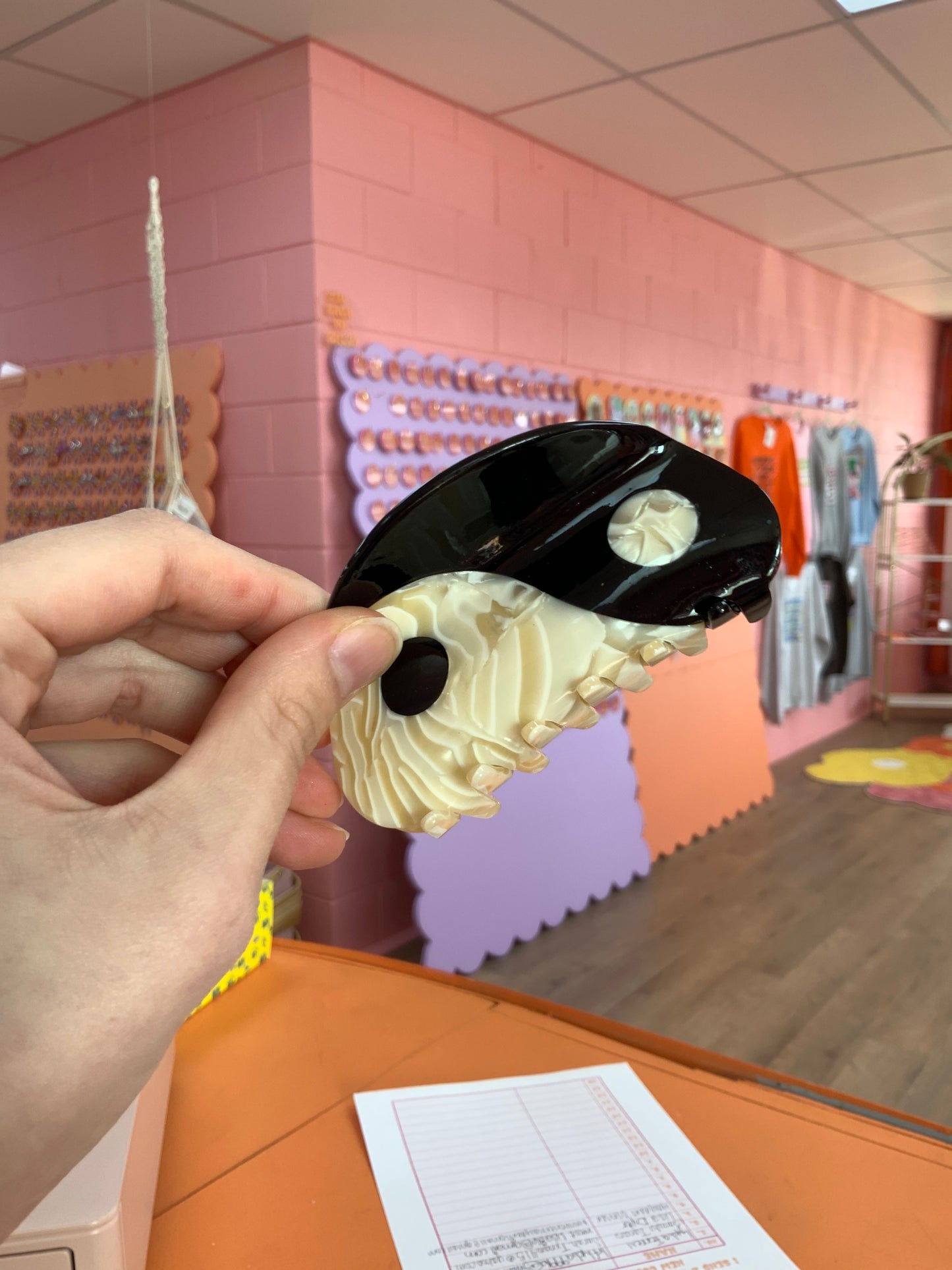 Ying-Yang Hair Claws