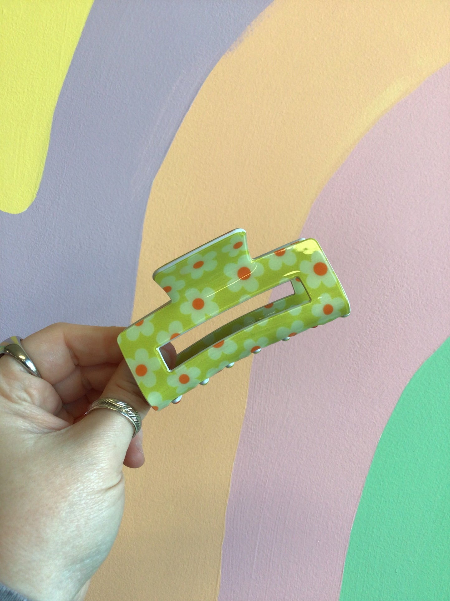 Daisy Spring Hair Claw