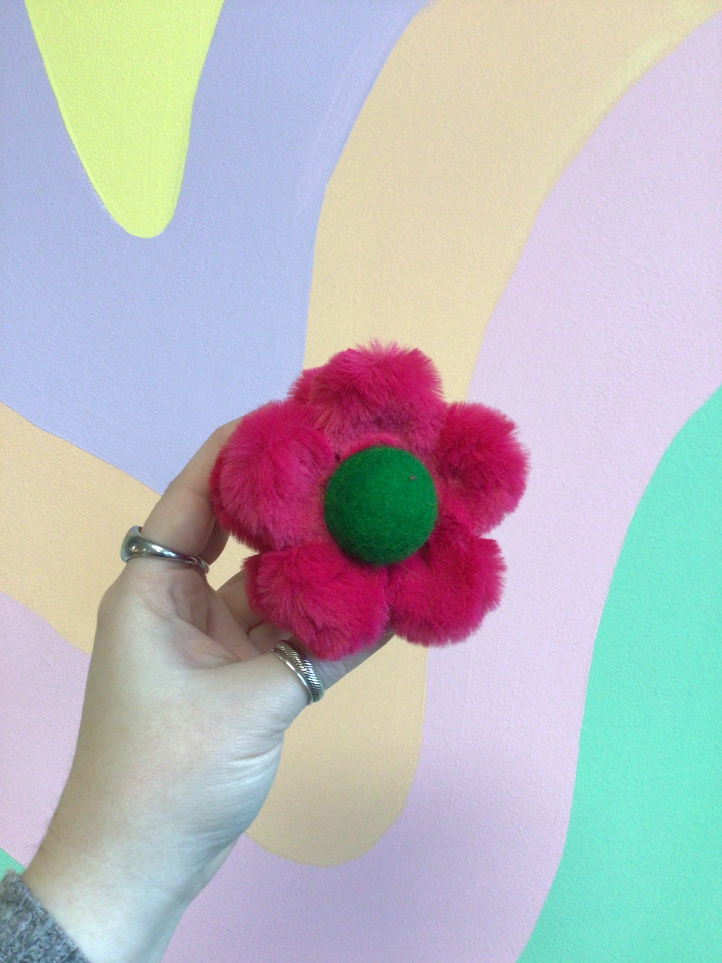 Fluffy Daisy Hair Claw