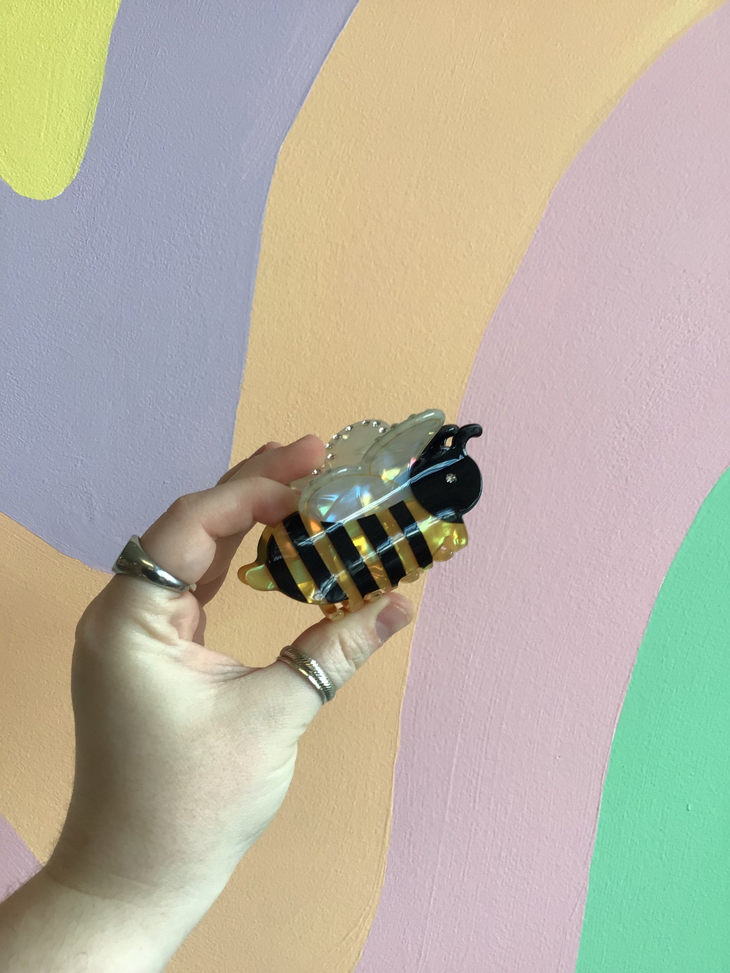 Bee Hair Claw