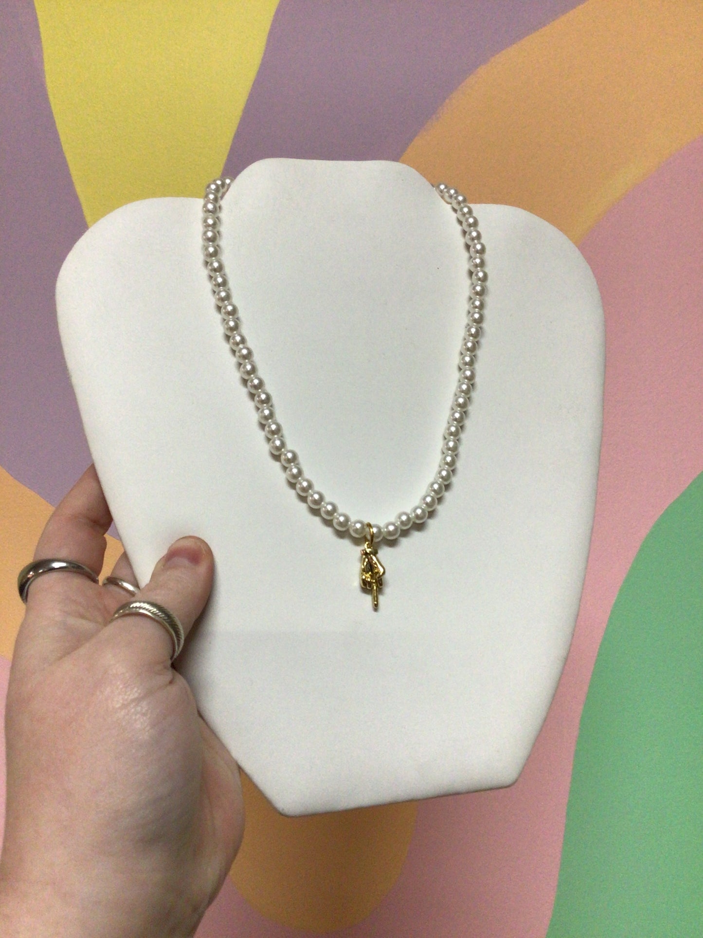 “Clutch Your Pearls” Choker