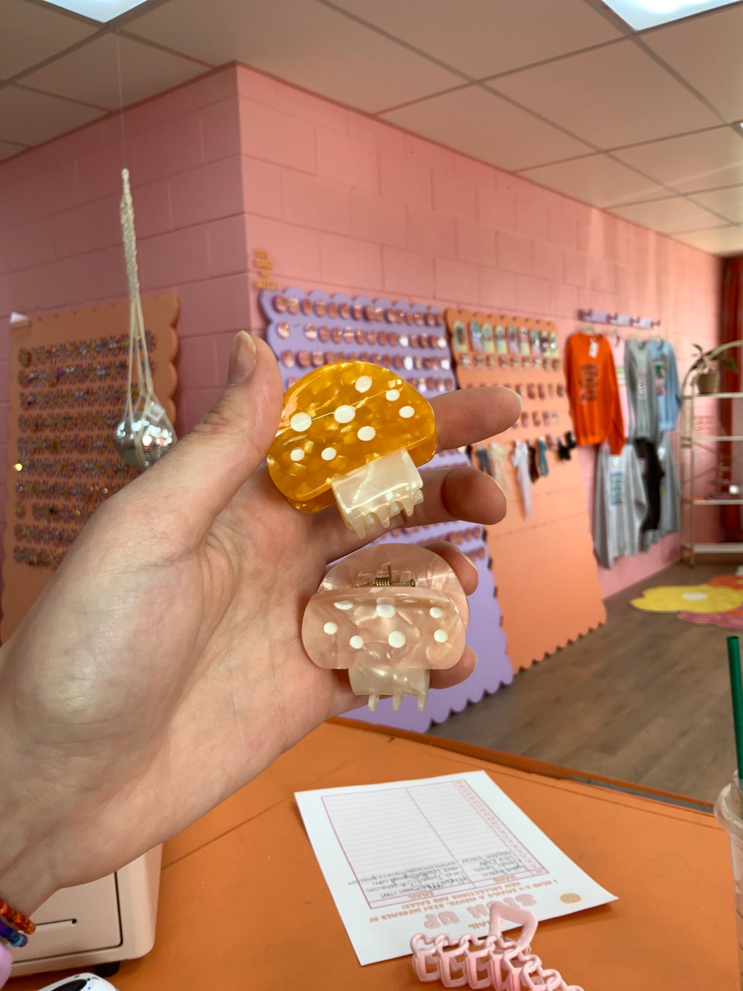 Tiny Mushroom Hair Claw