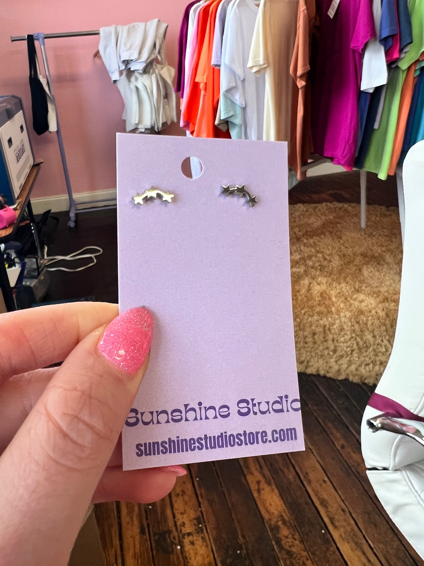 Tiny Connected Stars