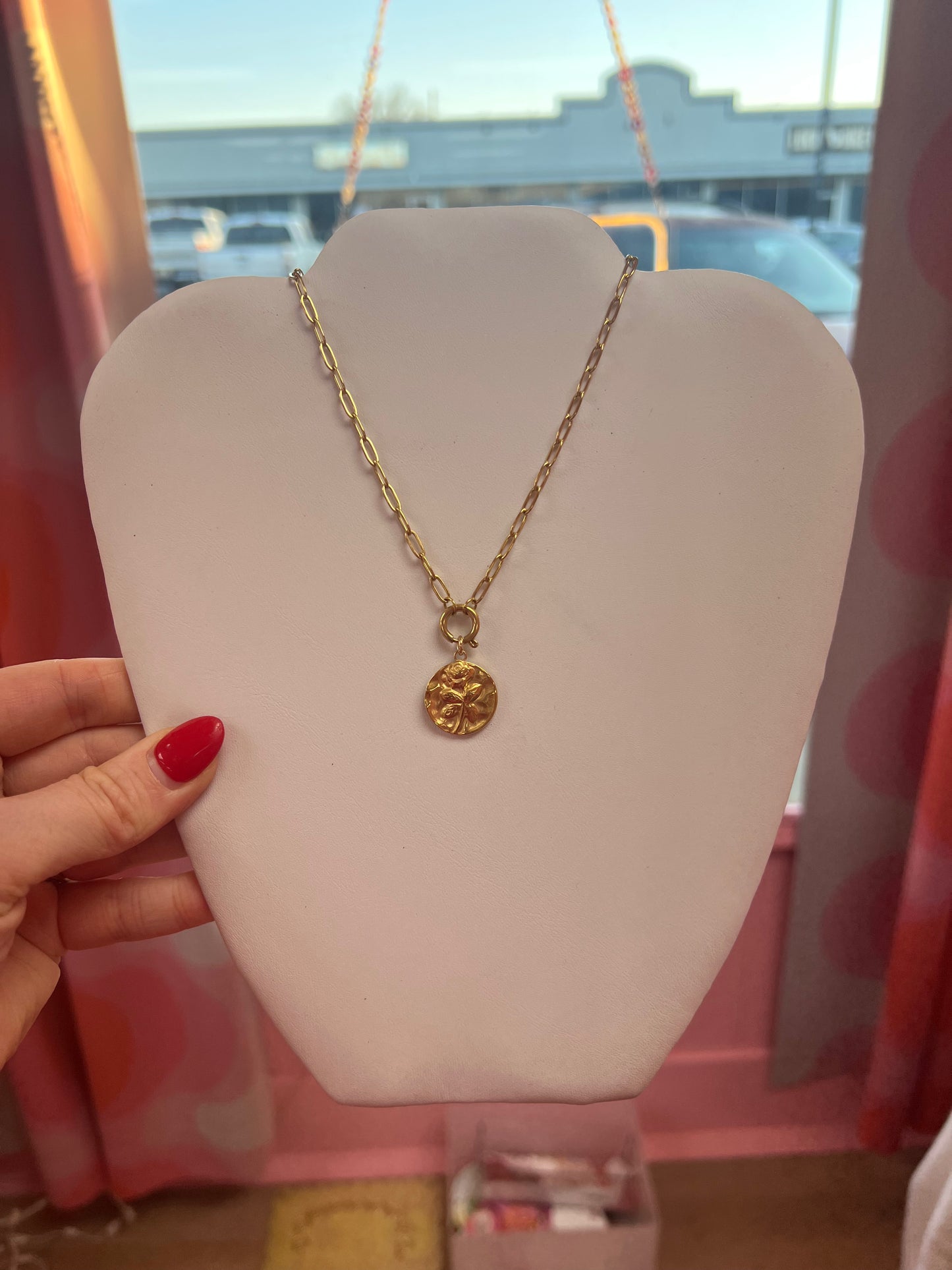 Charm necklaces with from connector
