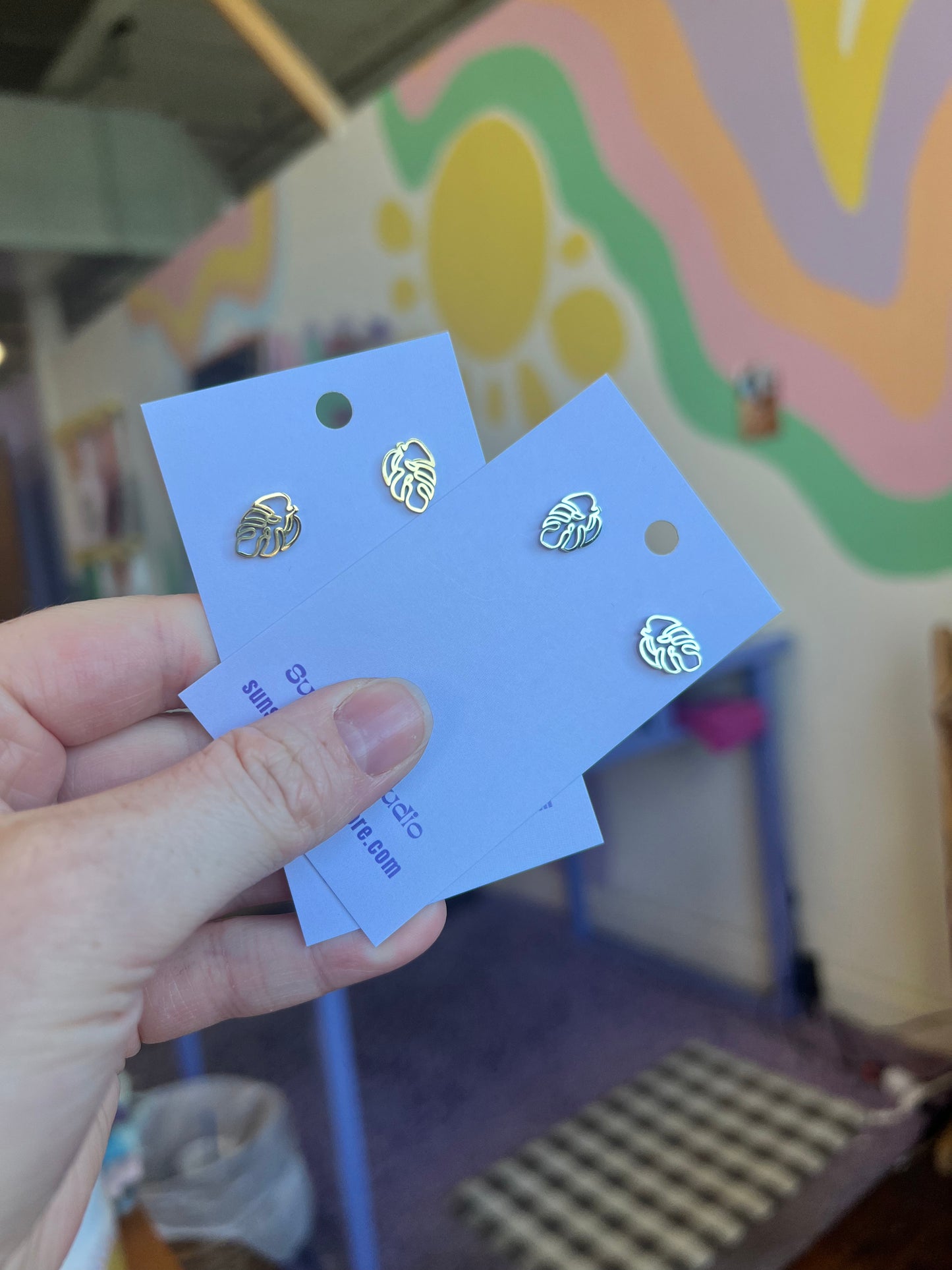 Tiny Retro Monstera Leaf