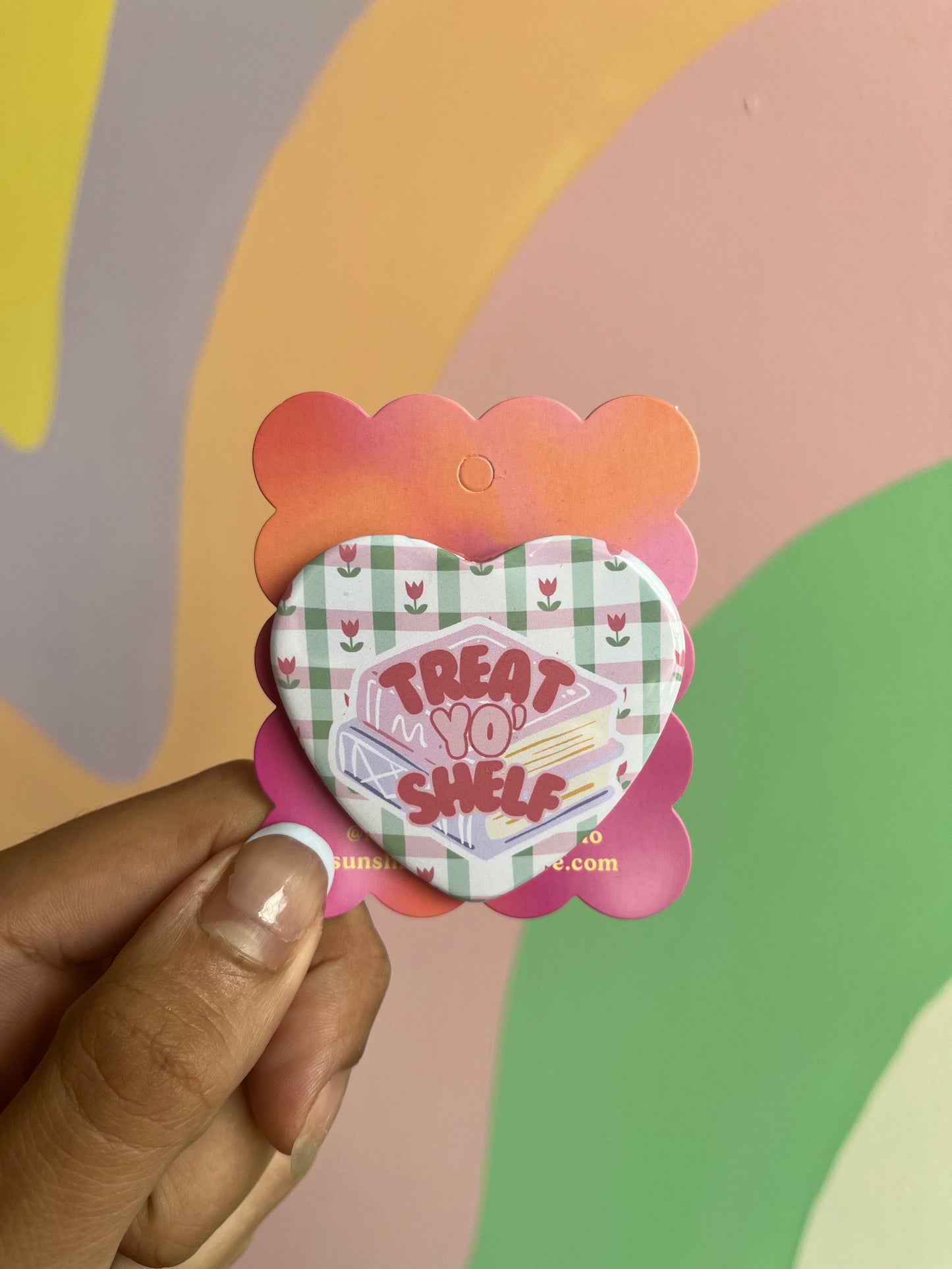 Treat Yo Shelf Button