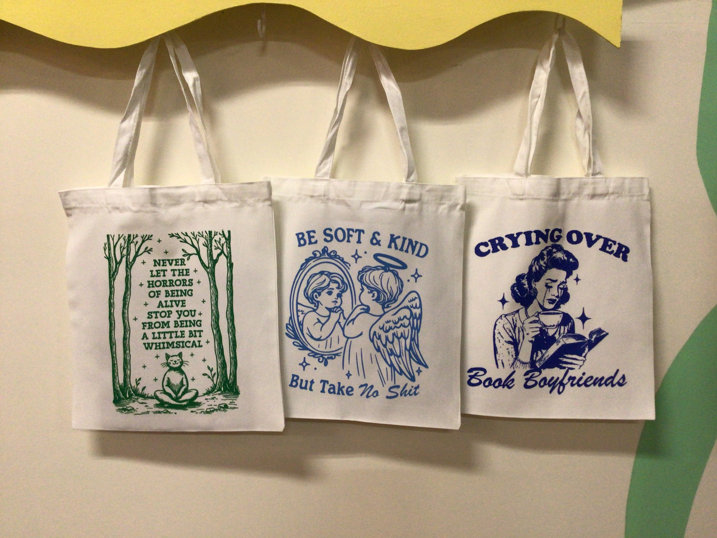 New Graphic Totes