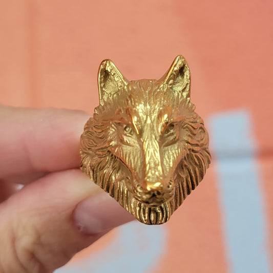 Wolf Titanium Ring