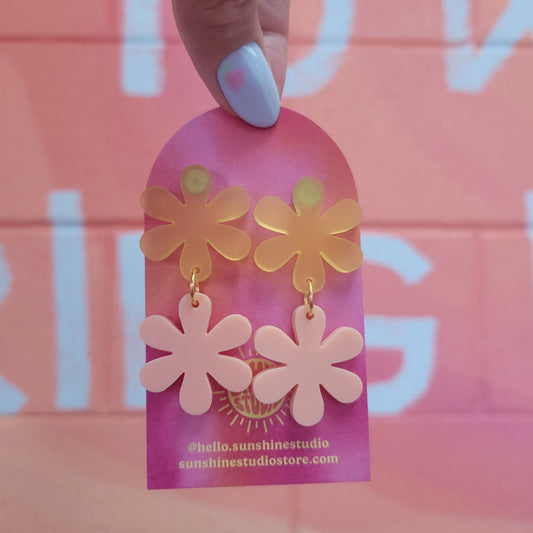 Peach Butter Retro Flower Earrings