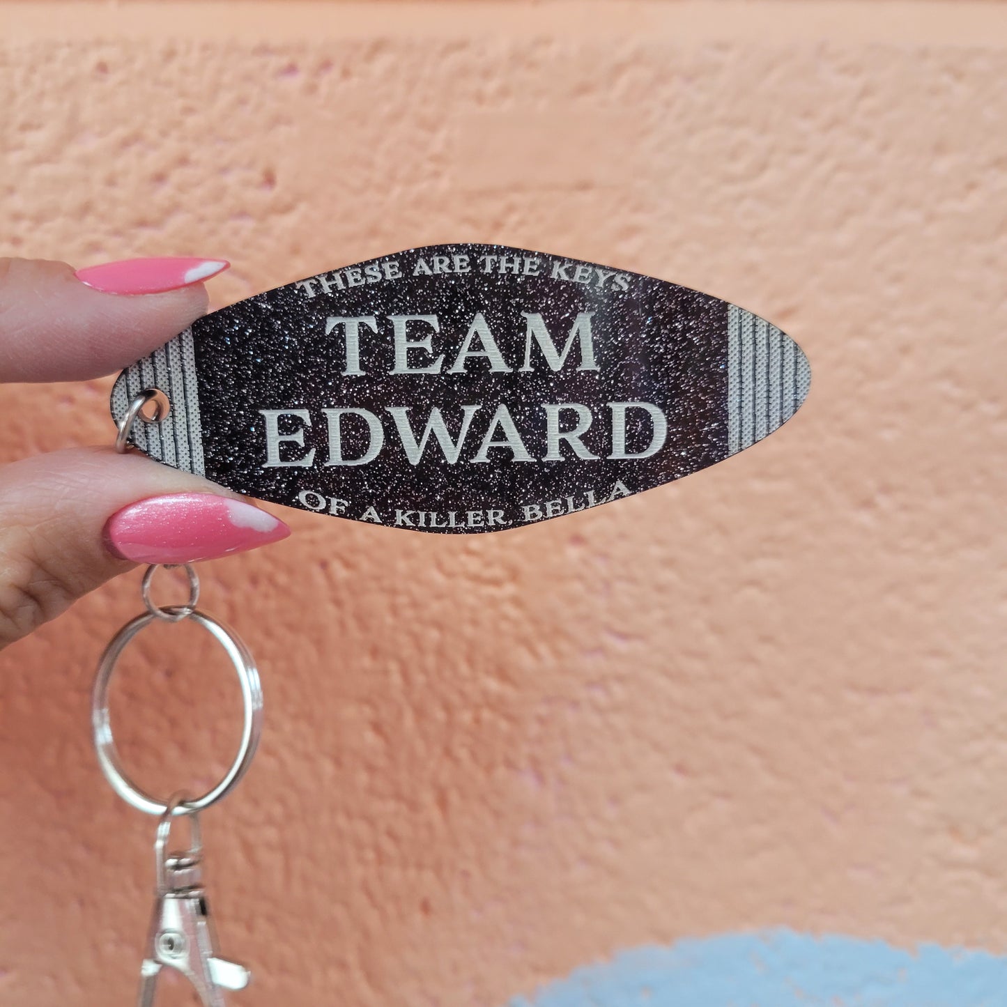 "Team Edward" Motel Keychain