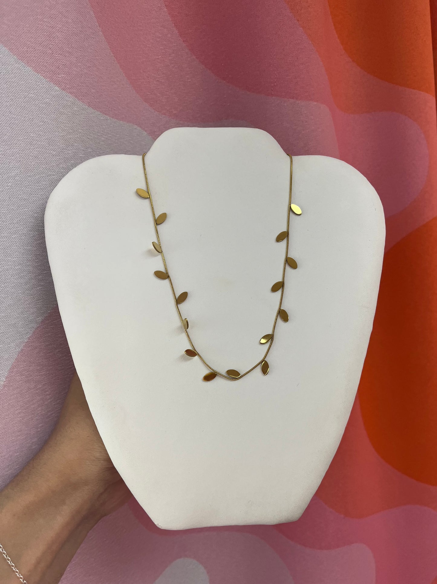 Dainty Leaf Necklace