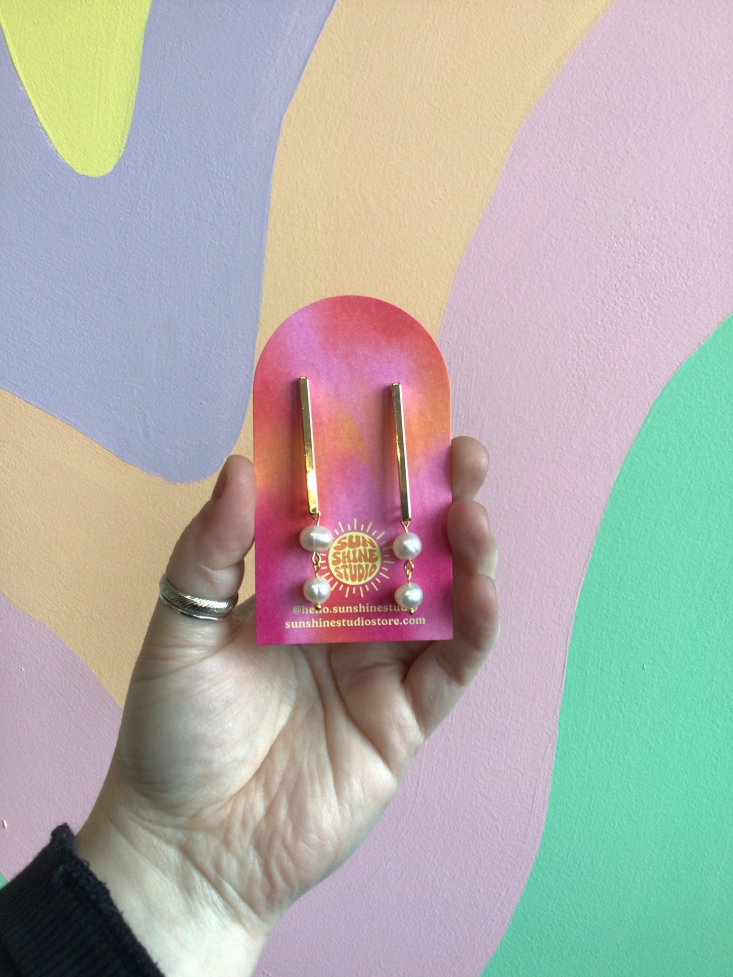 The Girls With The Pearl Earrings