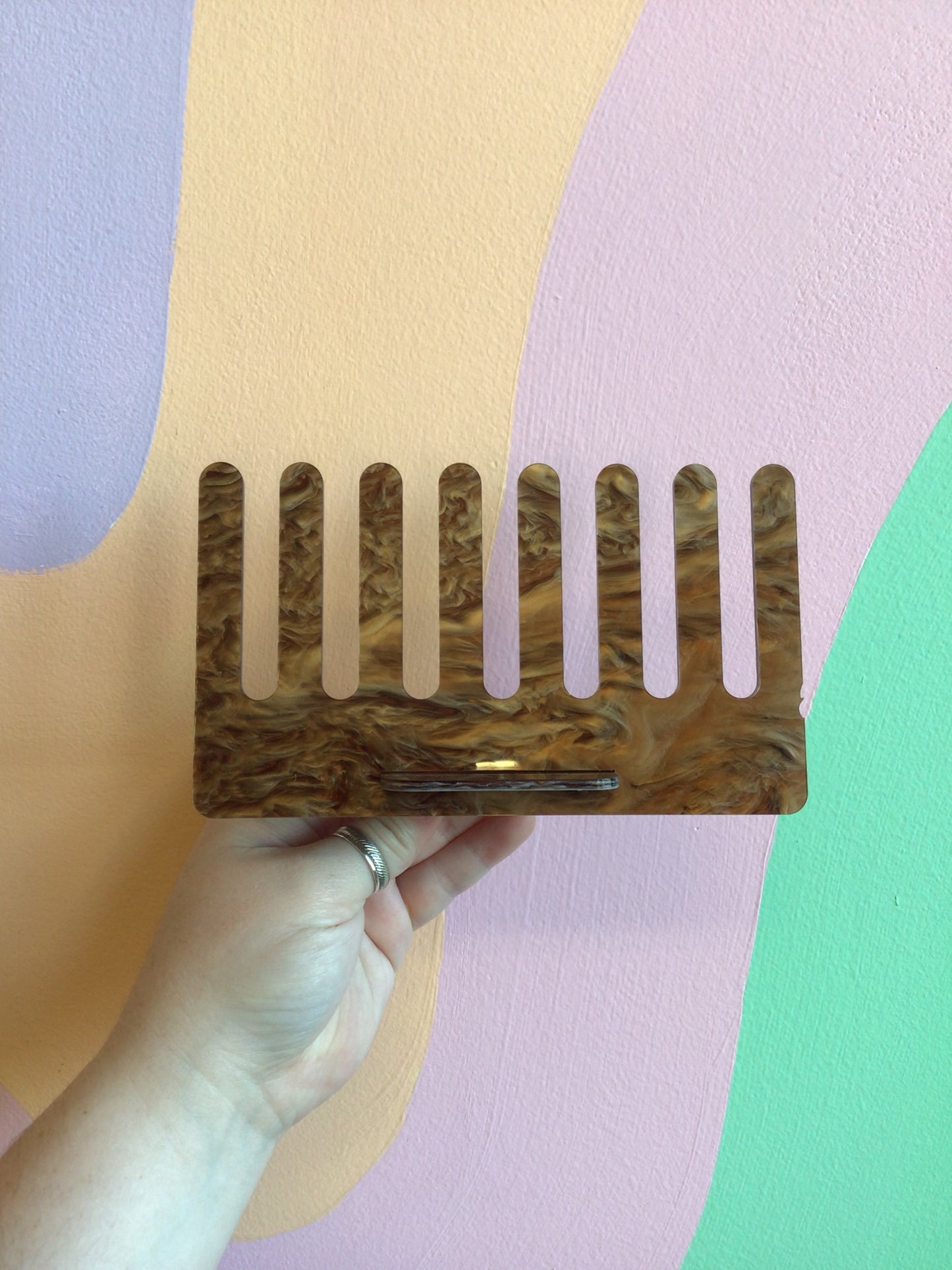 Oopsy Daisy Brown Marble Ring Display