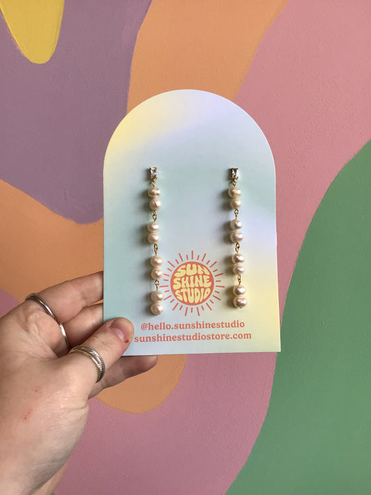 The Girls With The Pearl Earrings