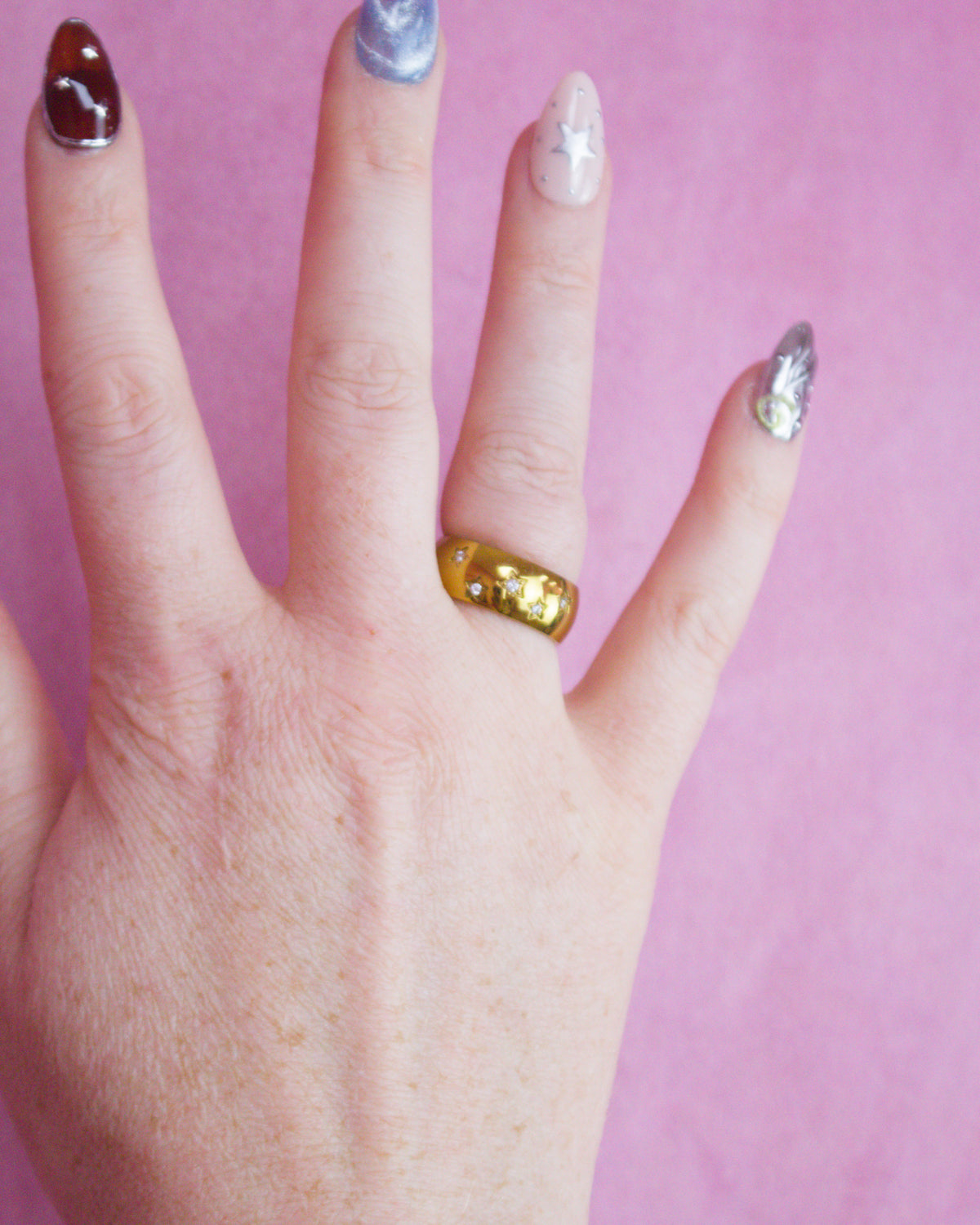 5 Sparkling Stars Titanium Ring