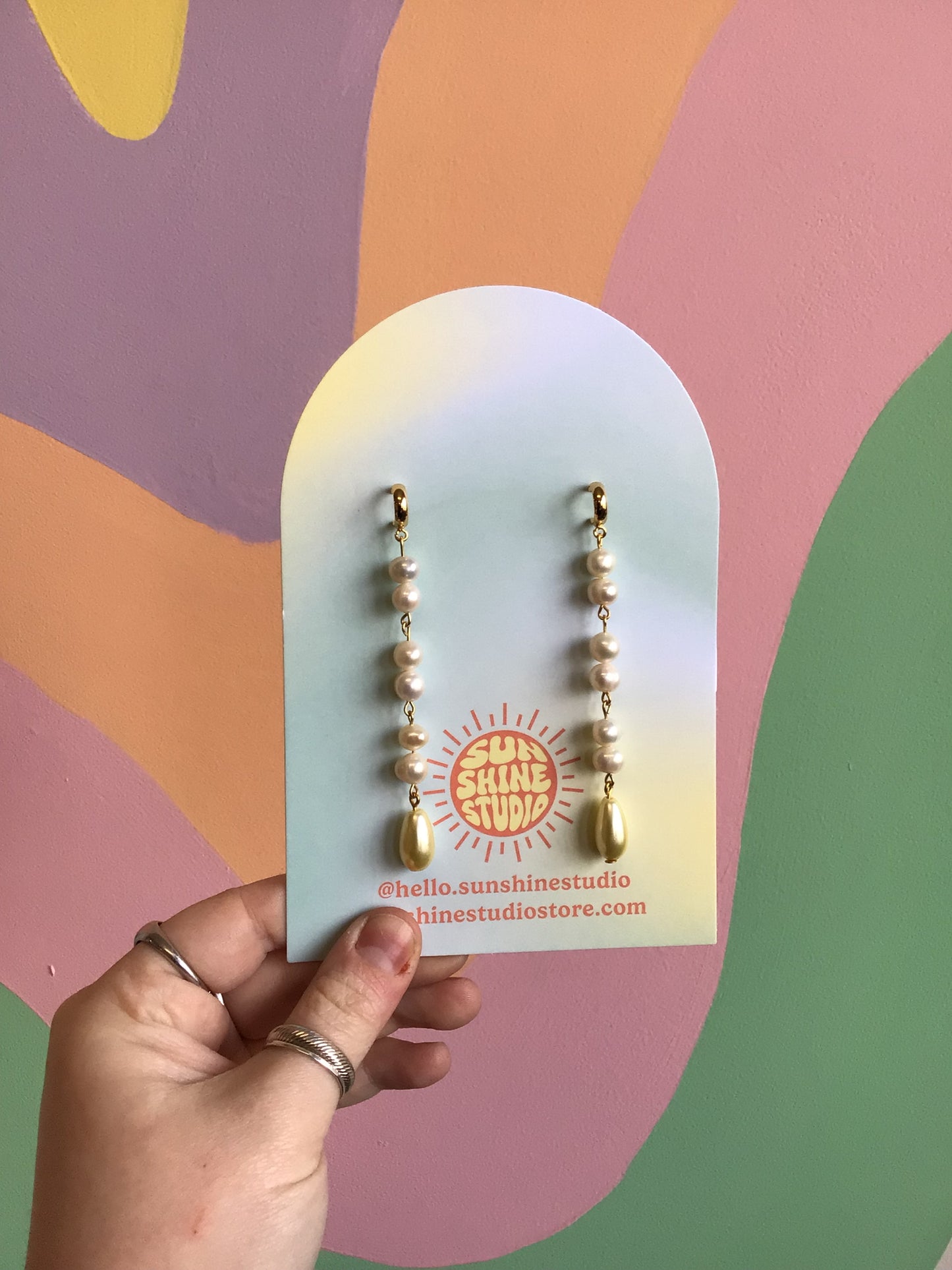 The Girls With The Pearl Earrings