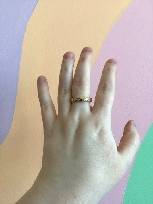 Scalloped Clear Gem Titanium Ring