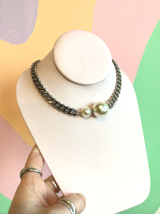 Chunky Pearl Bobble Choker Titanium