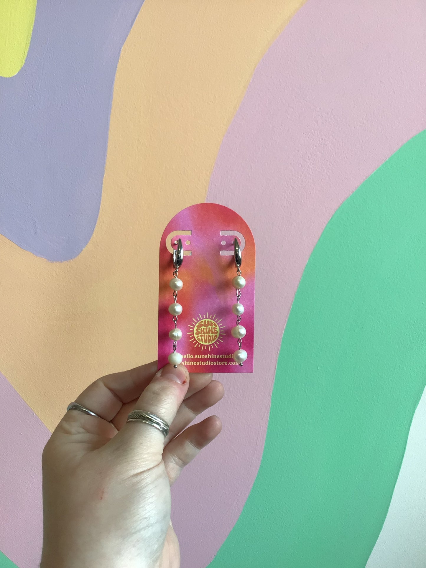 The Girls With The Pearl Earrings