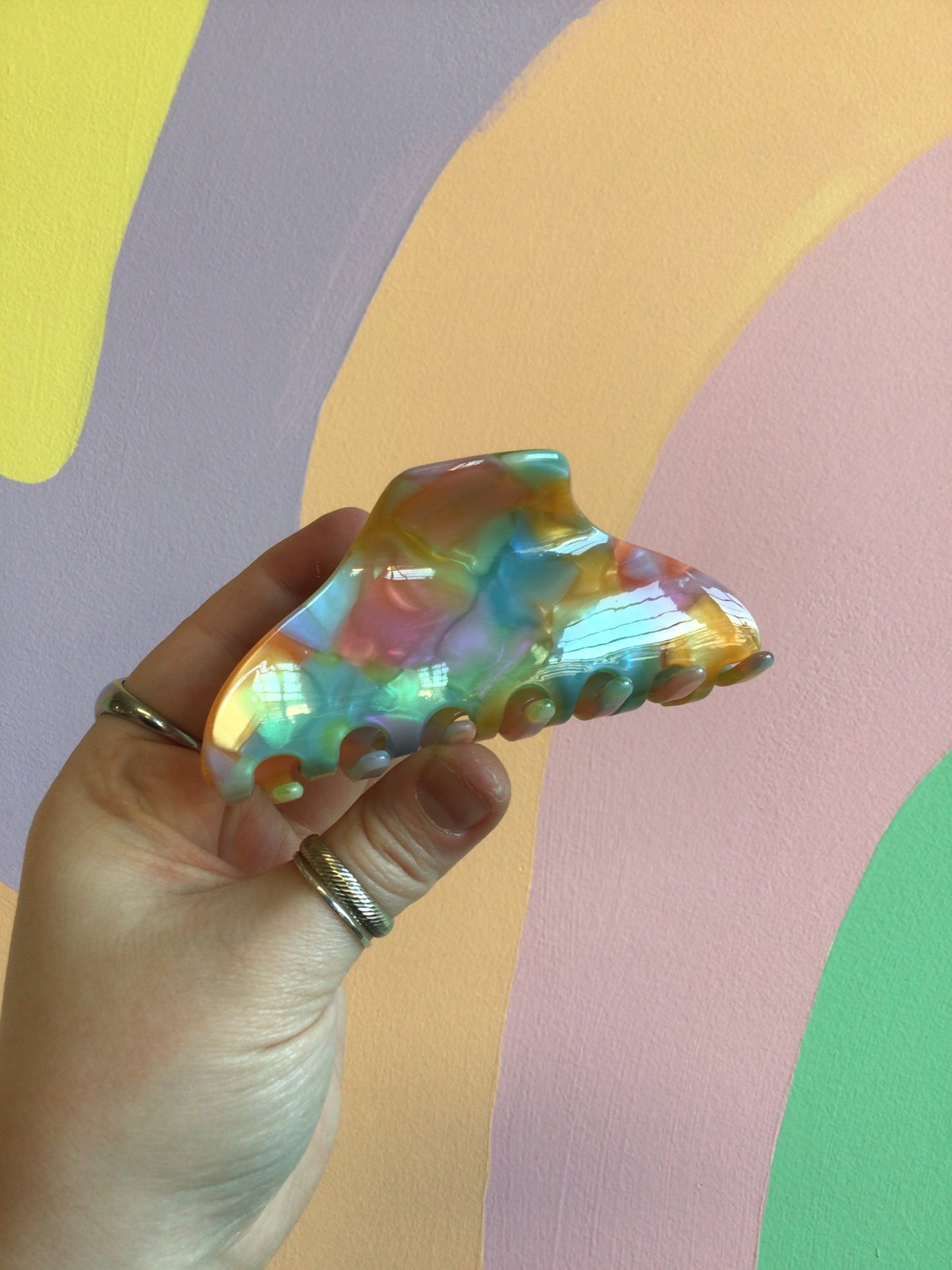 Pearlescent Hair Claws
