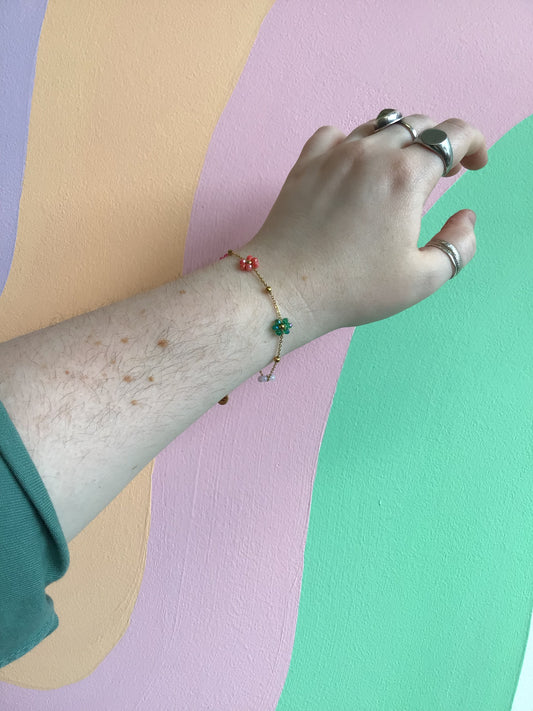 Titanium Lazy Daisy Beaded Bracelet