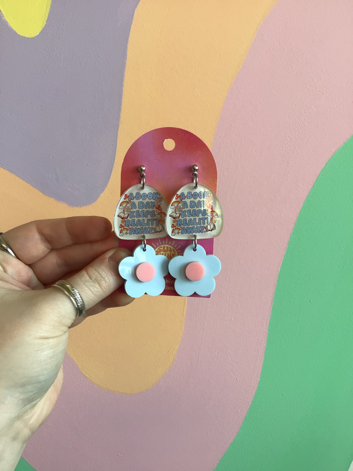 "A Book A Day..." Daisy Earrings