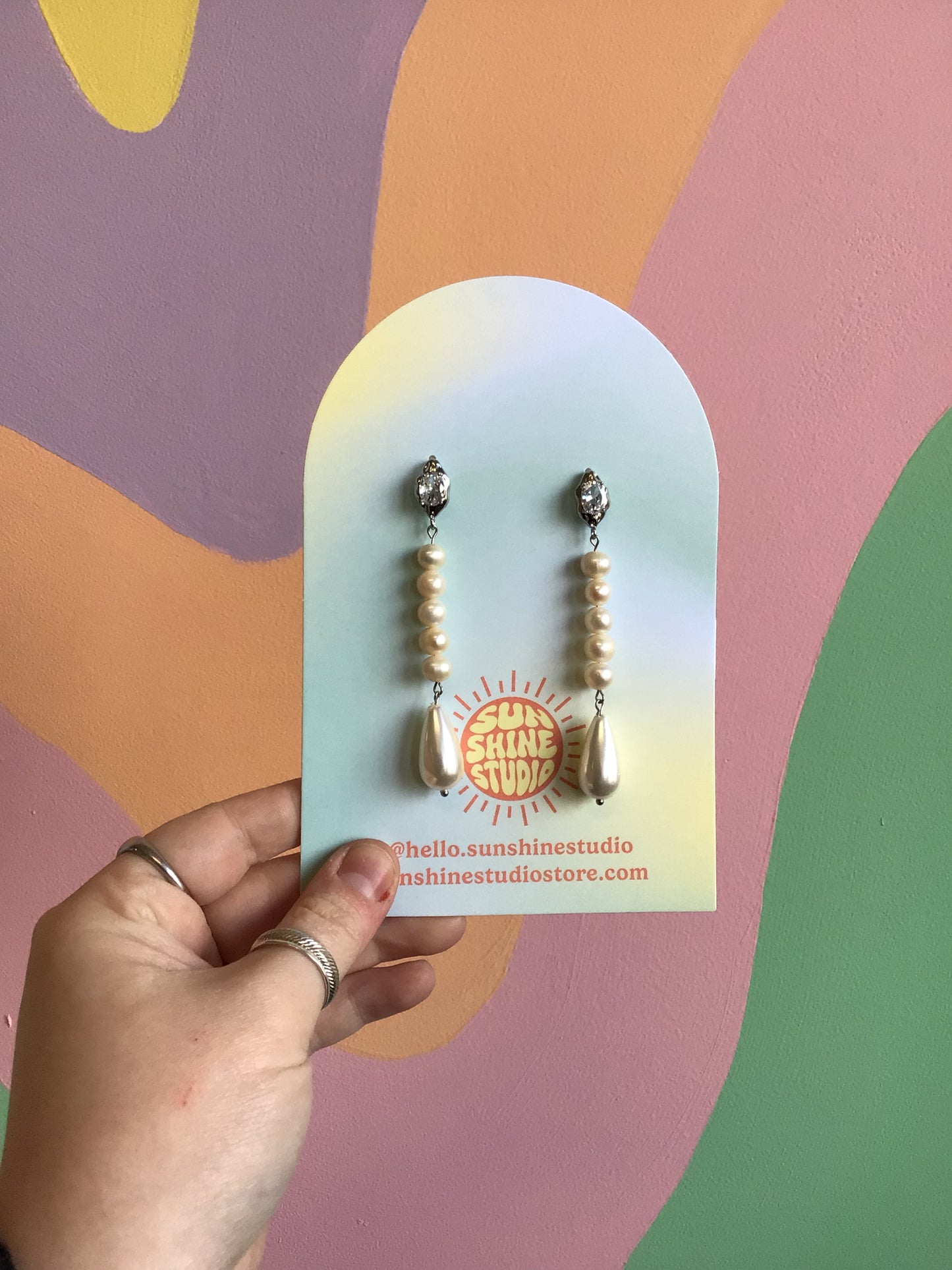 The Girls With The Pearl Earrings