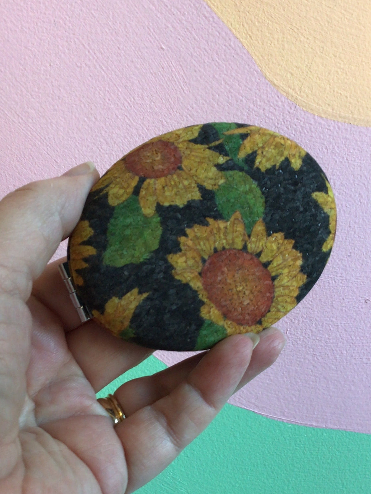 Sunflower Oval Travel Compact