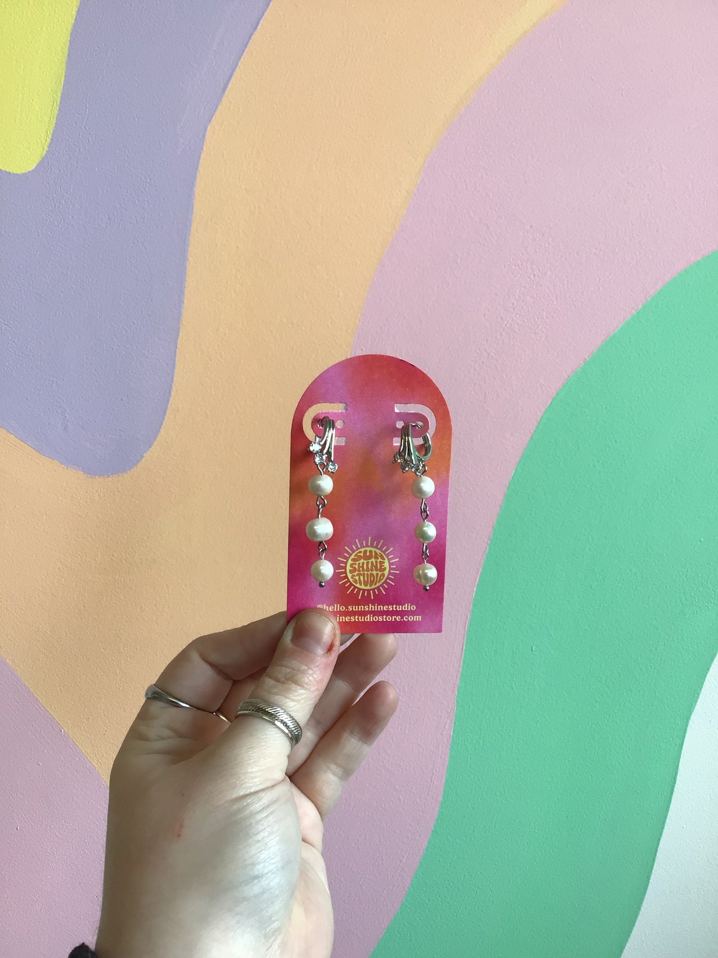 The Girls With The Pearl Earrings