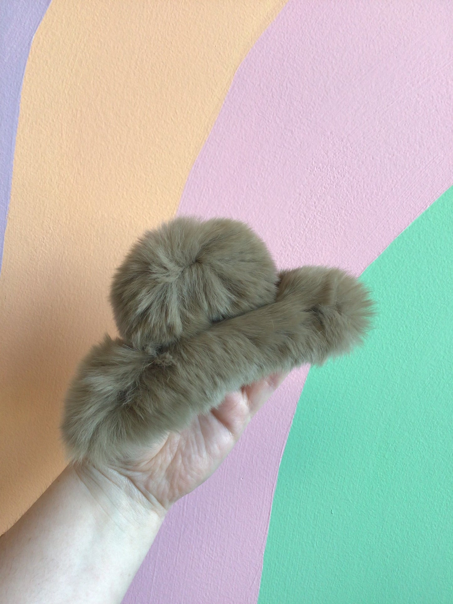 XL Fluffy Hair Claws