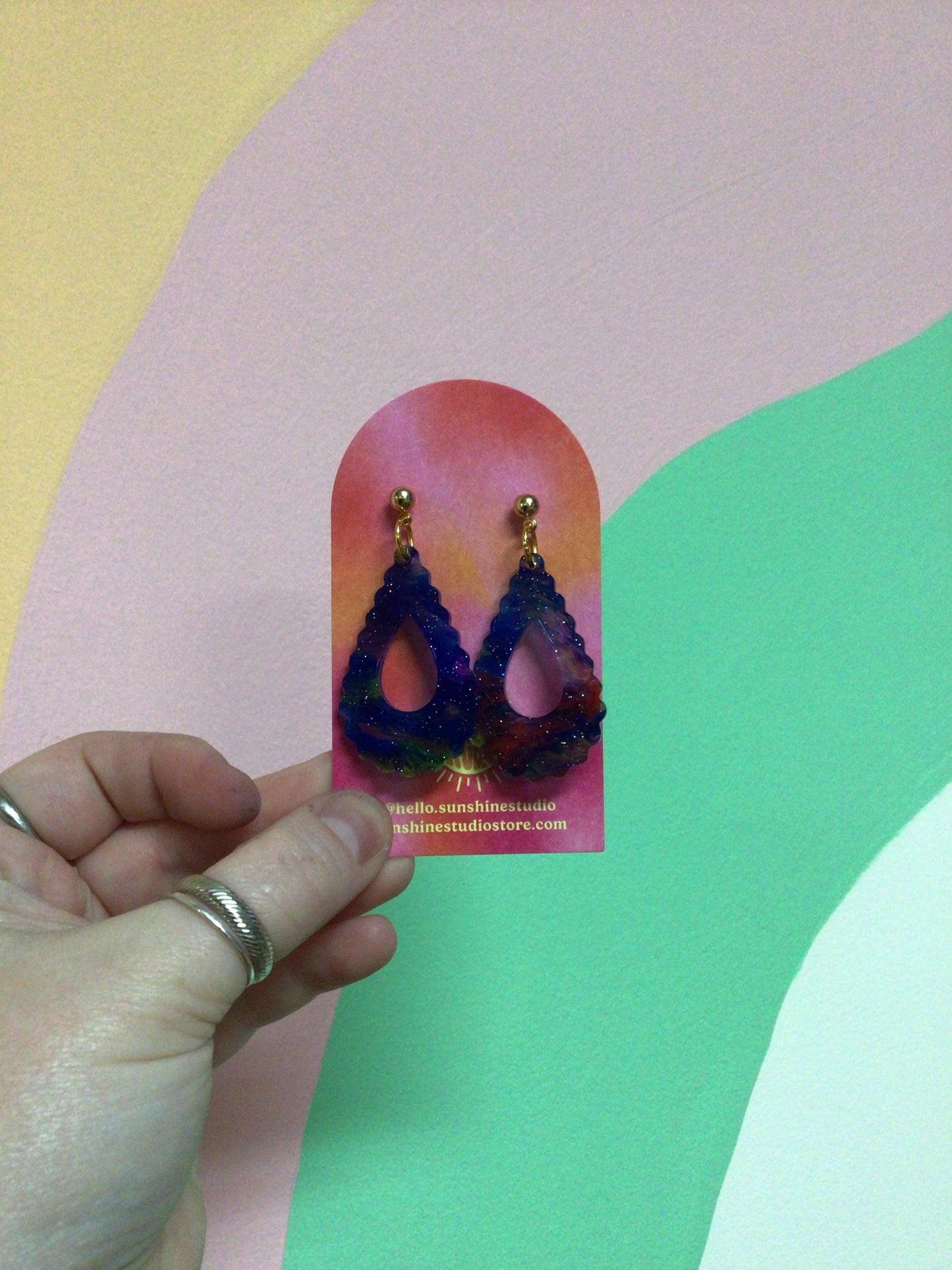 Scalloped Tear Drop