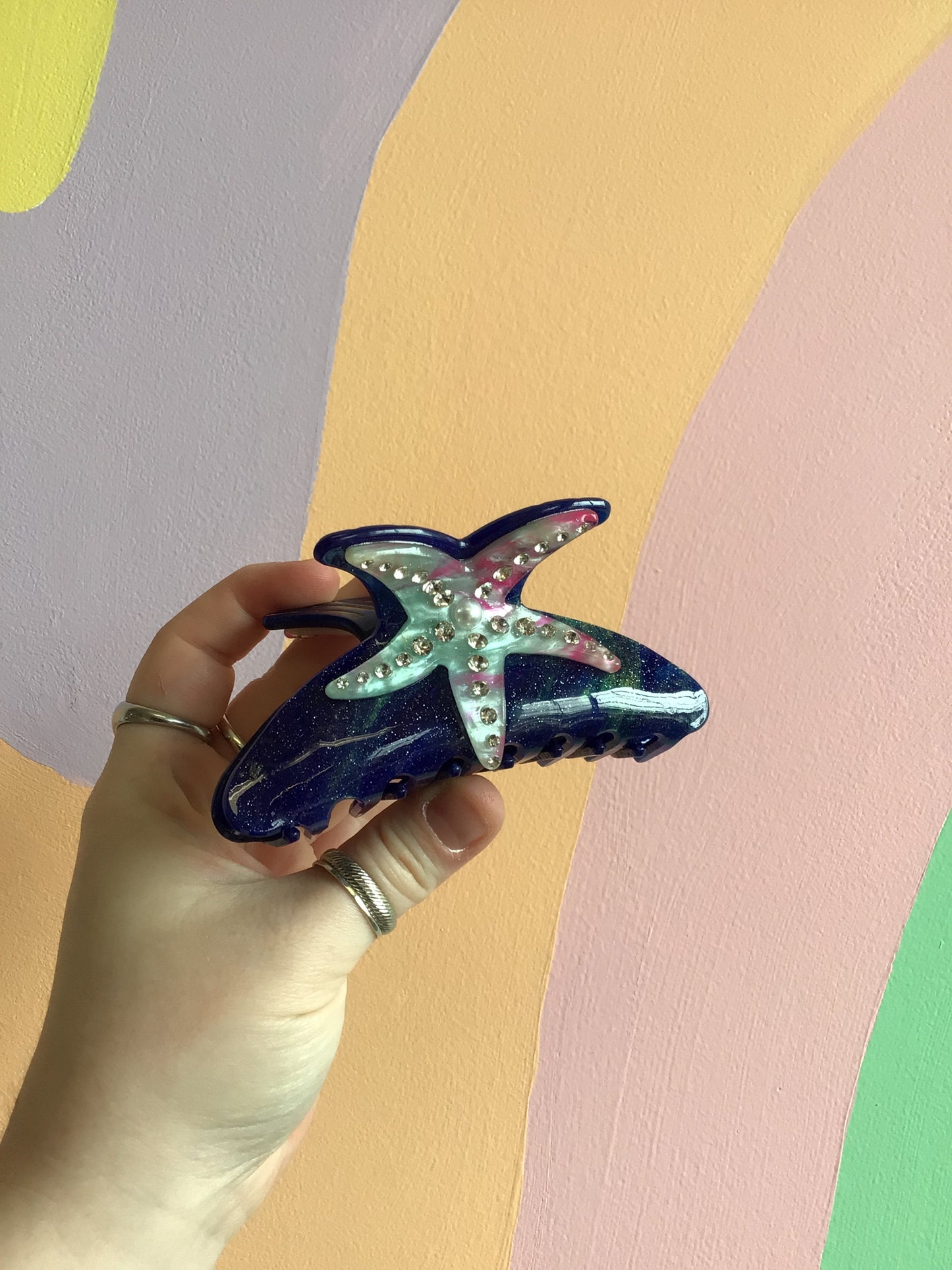 Glitter and Pearls Shell Hair Claws