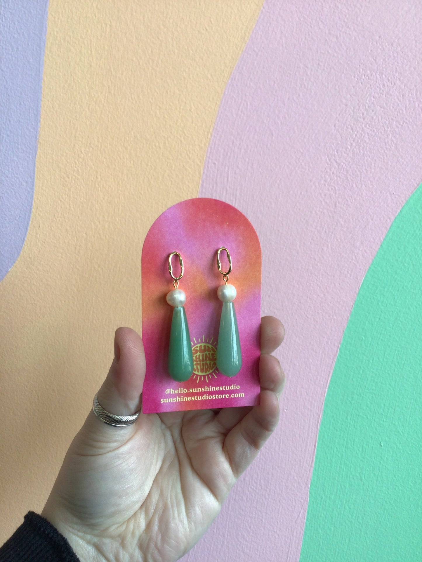 The Girls With The Pearl Earrings