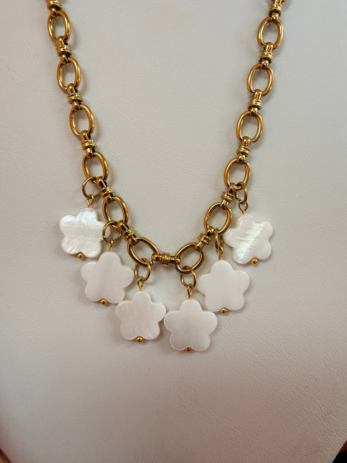 White Flower Beaded Necklace