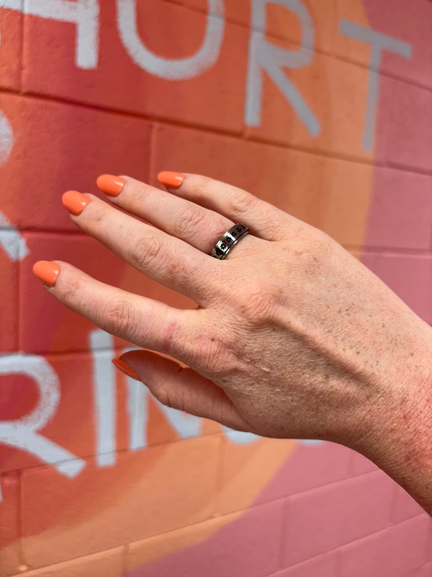 Daisy Fidget Titanium Ring