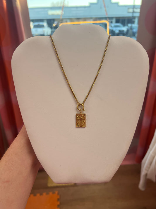 Charm necklaces with from connector