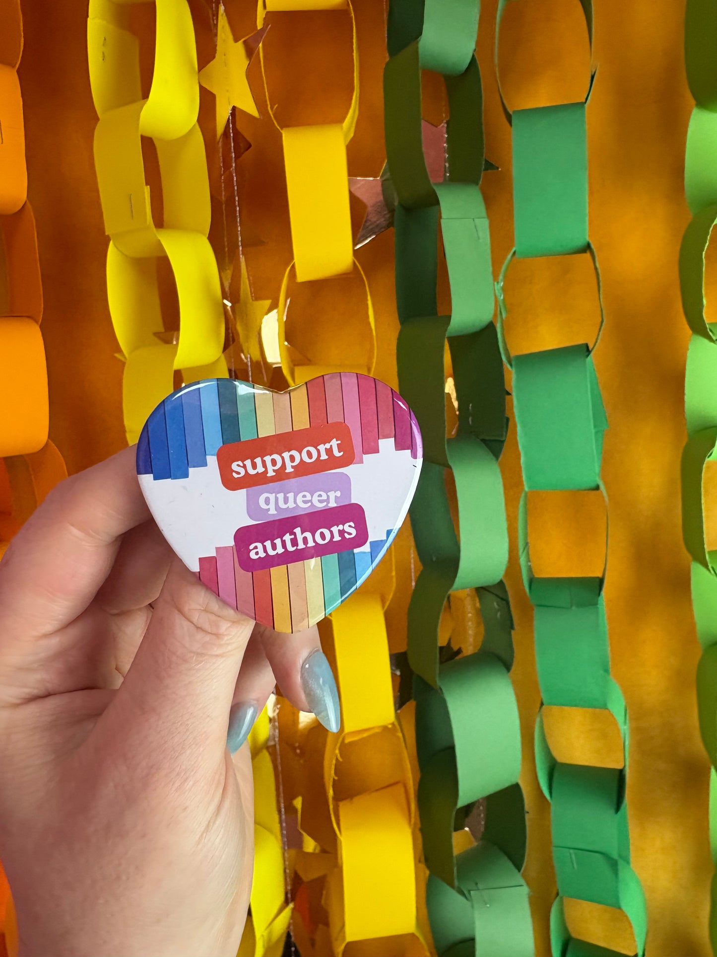 Support Queer Authors Pin