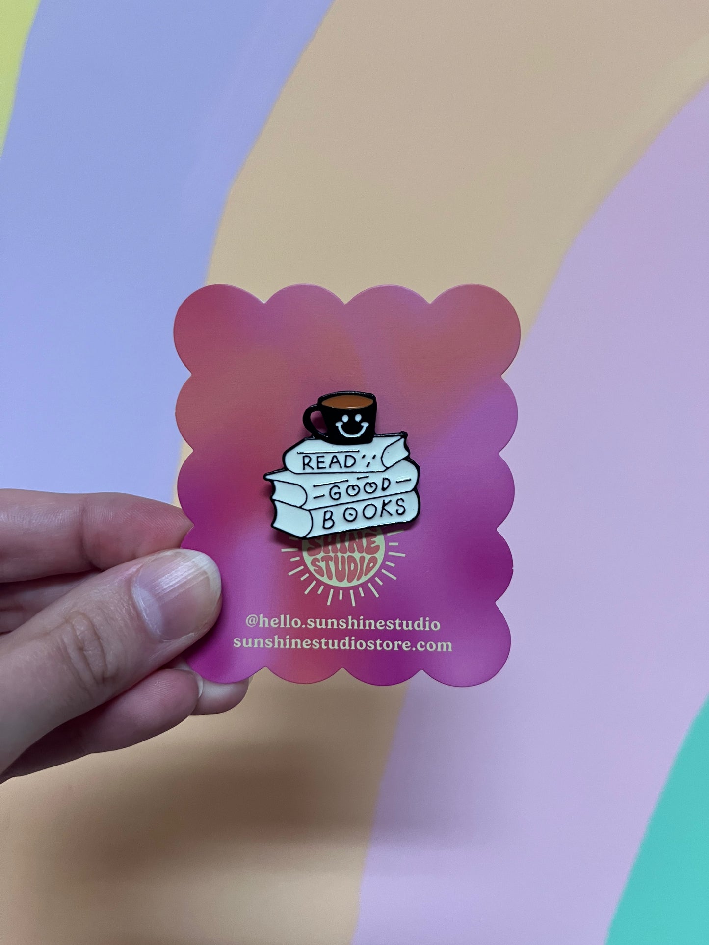 Read Good Books Enamel Pin