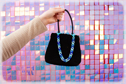 Dive In - Blue Bag Chain