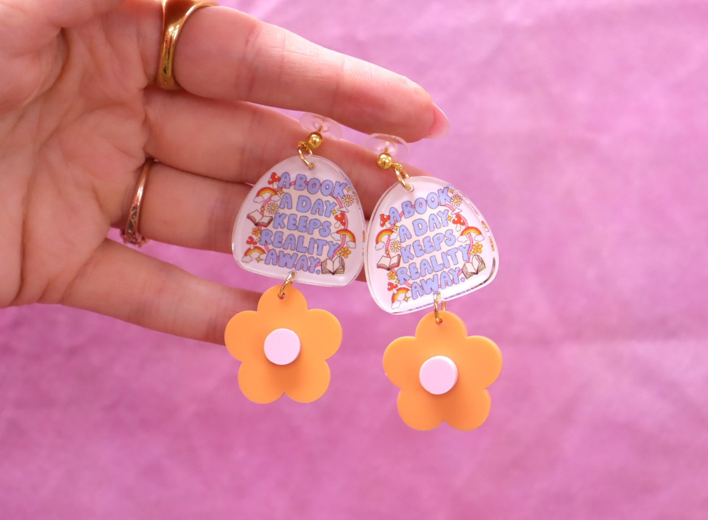 "A Book A Day..." Daisy Earrings