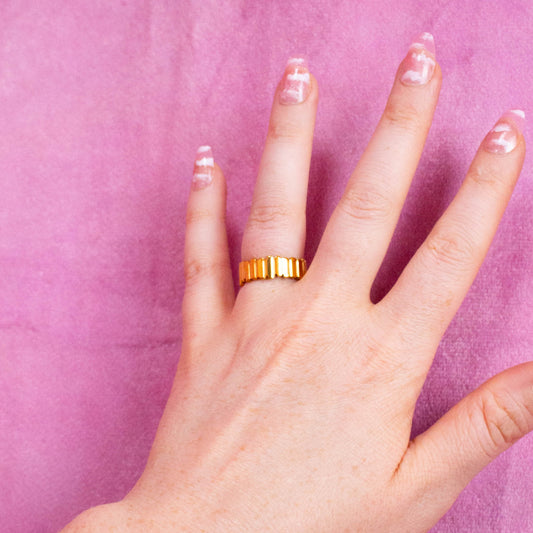 Bouncing Bars Titanium Ring