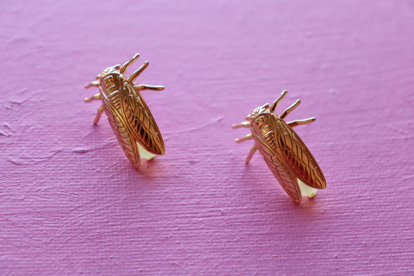 Cicada Dangle
