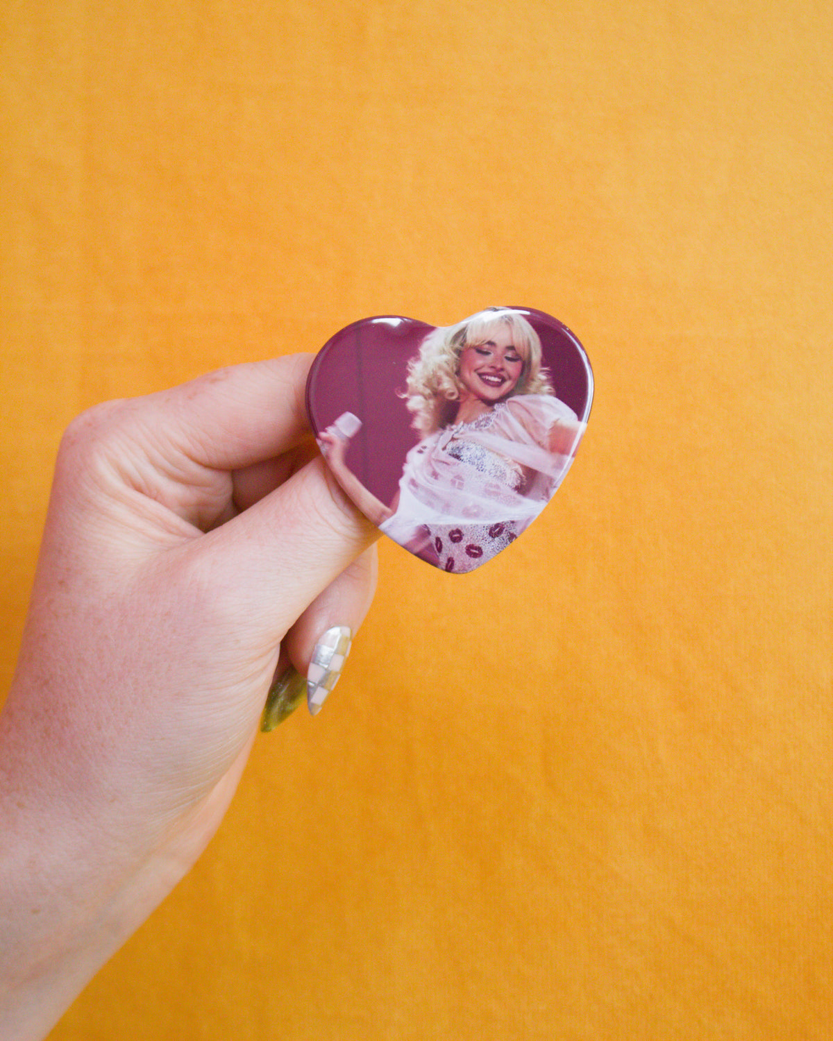 Sabrina Carpenter Kisses Pin
