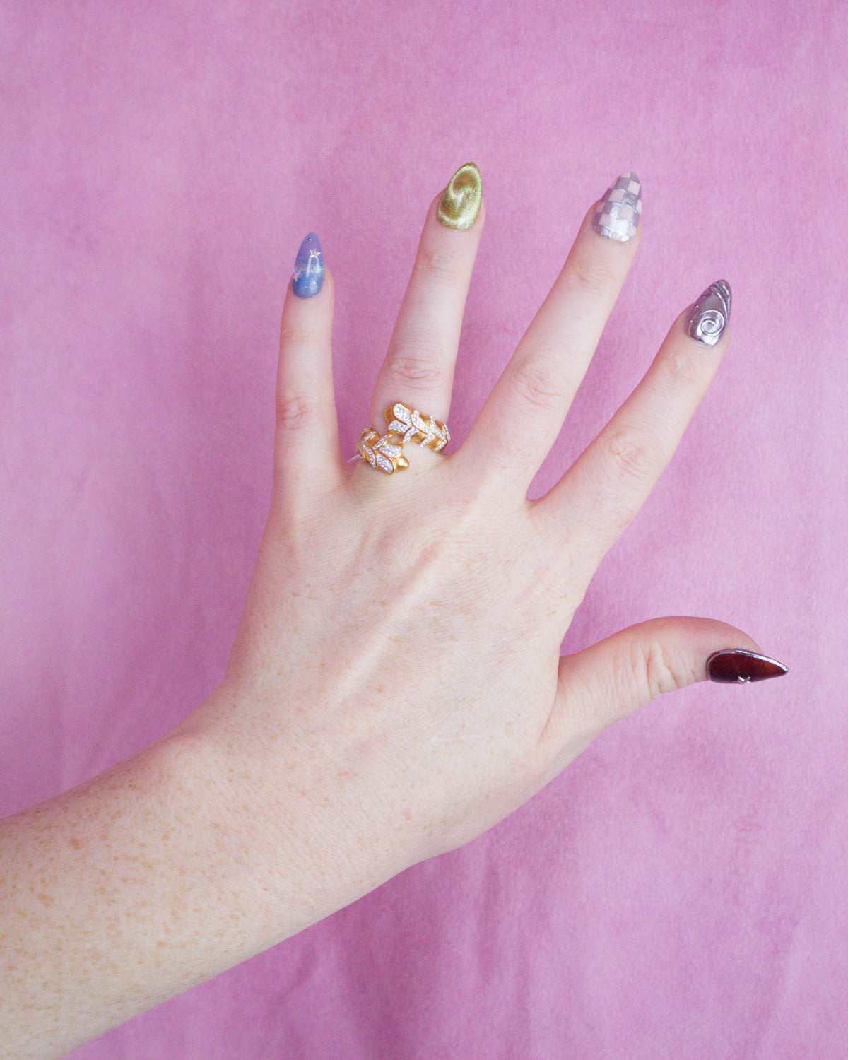 Sparkle Vine Titanium Ring